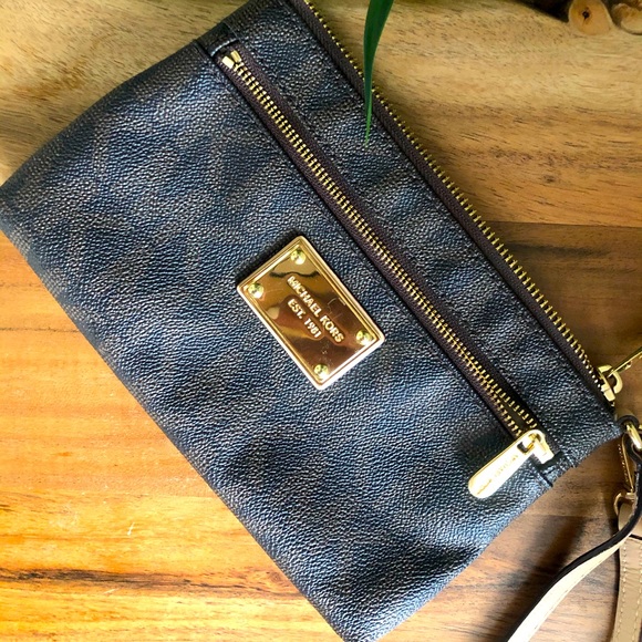 Michael Kors Handbags - Michael Kors Brown Wristbag